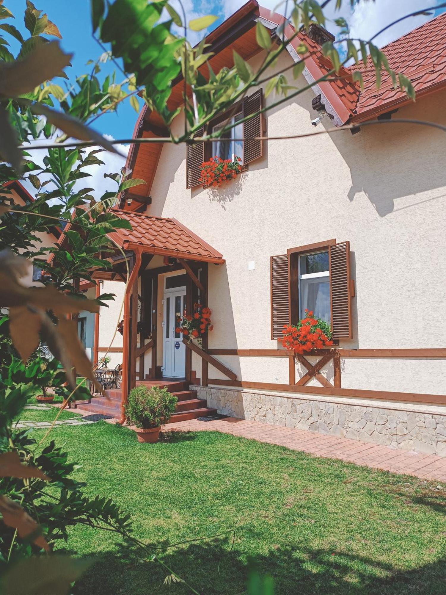 Residence Rooms Bucovina Campulung Moldovenesc Exterior photo